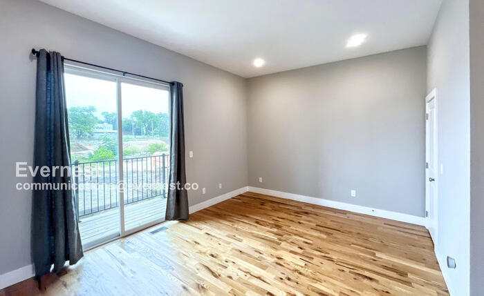 Building Photo - 1067 Montague Pl