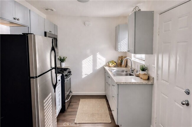 Building Photo - 36957 Melrose Dr