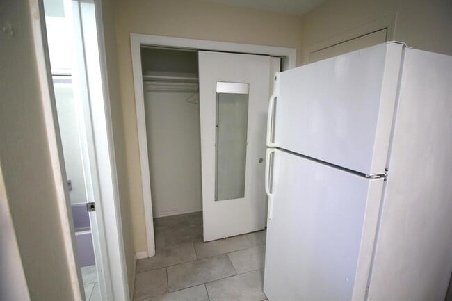 Building Photo - 4440 Bougainvilla Dr