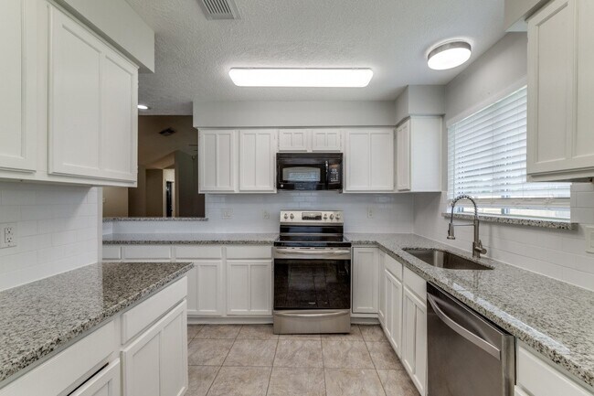 Building Photo - 7218 Ridgeberry Dr