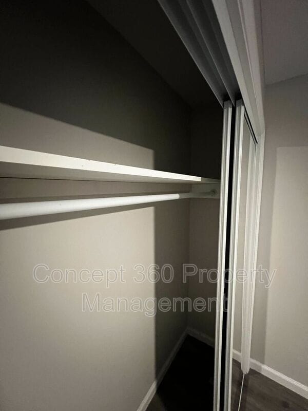 Building Photo - 2520 E Anaheim St