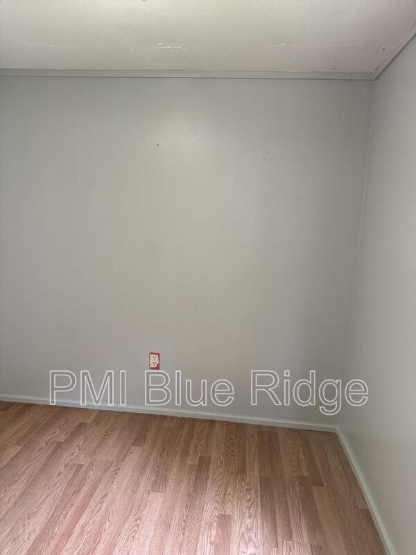 Building Photo - 40 Mcilwain Rd