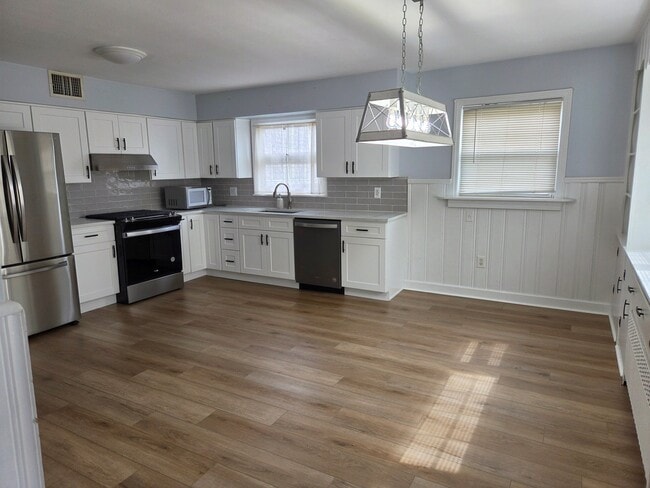Building Photo - 116 Greenlawn Ave