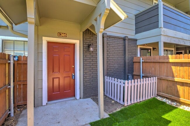 Building Photo - 2 Bed / 1 Bath Condo South Tulsa - Availab...