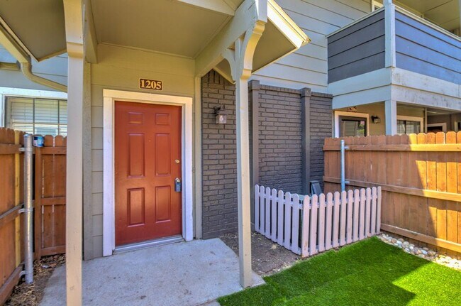 Building Photo - 2 Bed / 1 Bath Condo South Tulsa