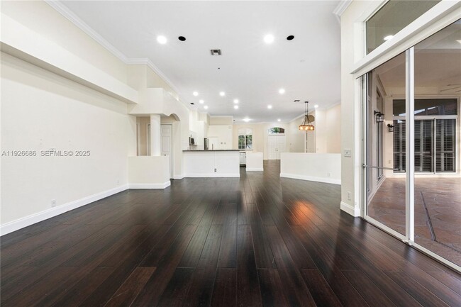 Building Photo - 2893 Oakbrook Dr