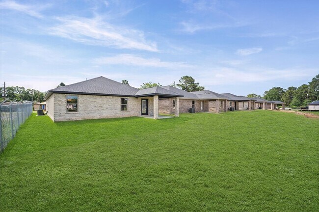 Building Photo - 13110 Lake Conroe Bay Rd