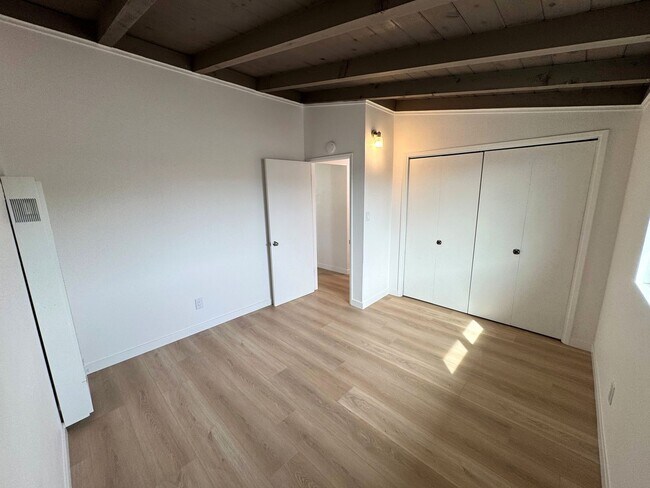 Building Photo - 1145-1149 Montauk Lane