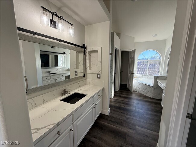 Building Photo - 1373 Dragon Rock Dr