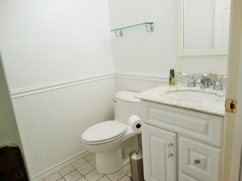 power room - 2269 Nash Ct