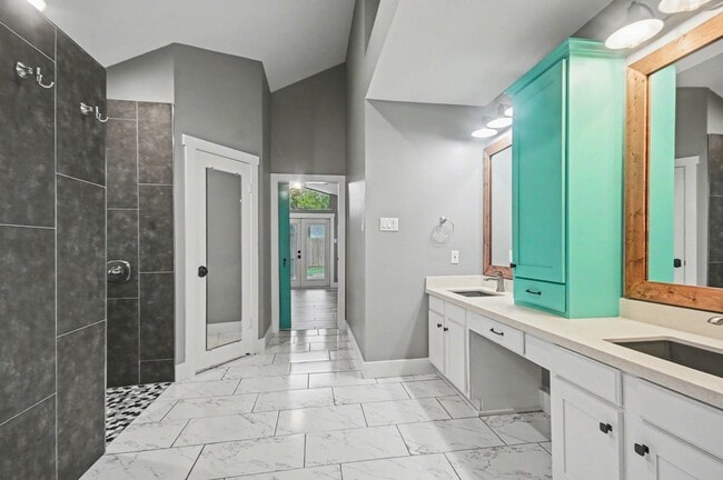 Building Photo - 522 Crestwood Dr