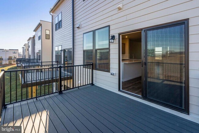 Building Photo - 331 Ensemble Wy