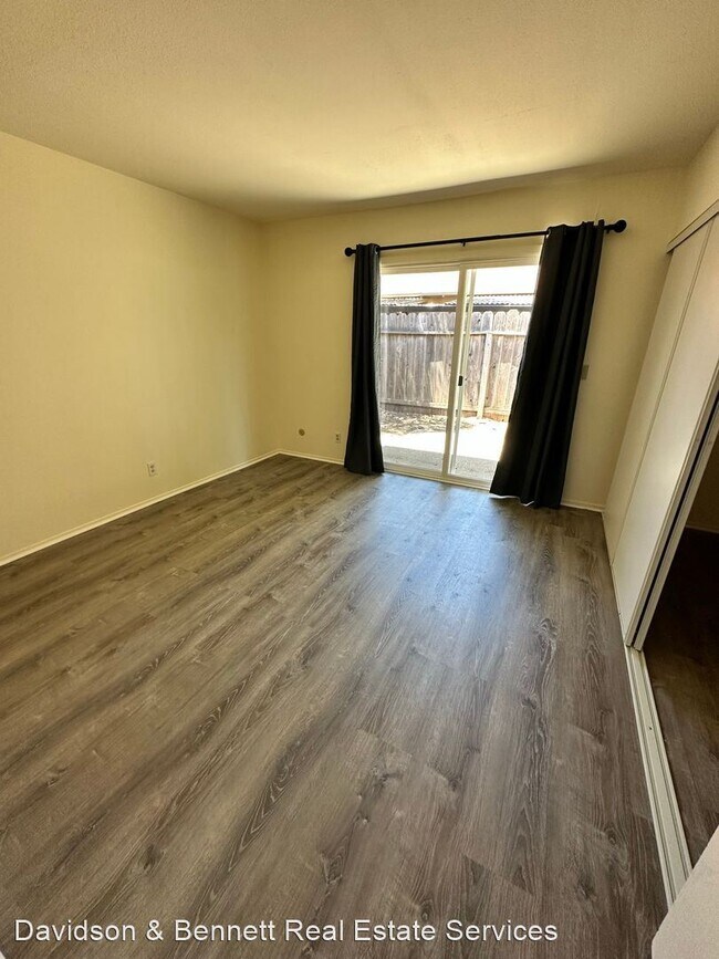 Building Photo - 2 br, 1 bath House - 3985 Dunhill