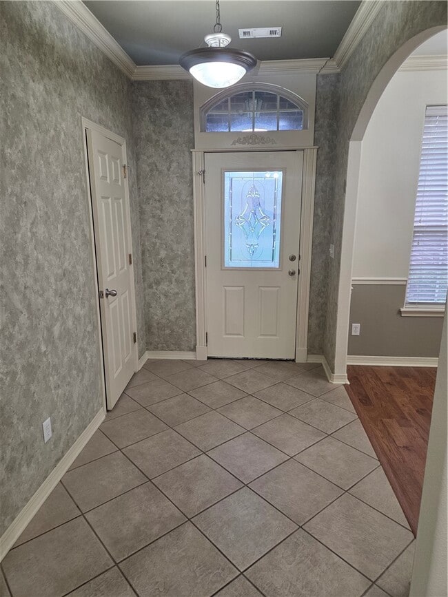 Building Photo - 3219 W Thornebrook St