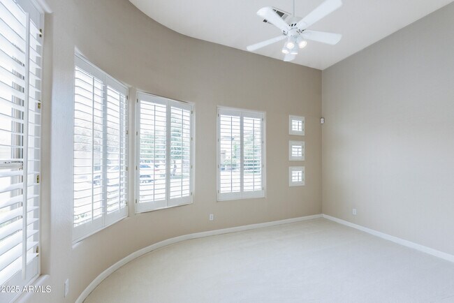 Building Photo - 7369 E Del Acero Dr