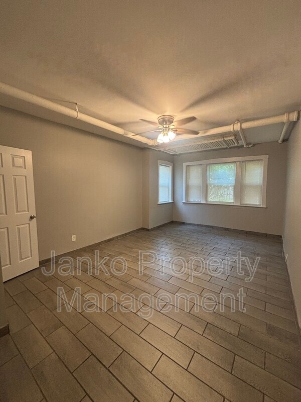 Building Photo - 6059 S Troy St