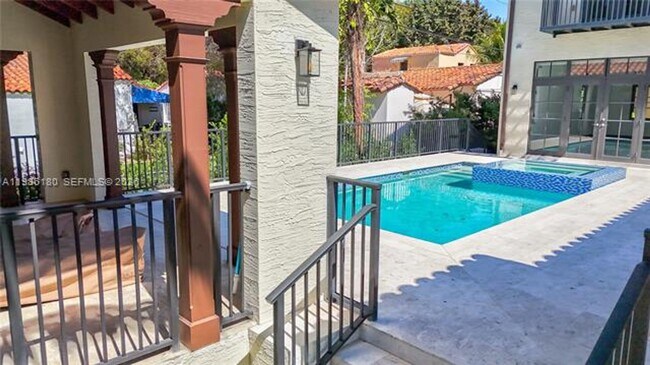 Building Photo - 519 Alhambra Cir