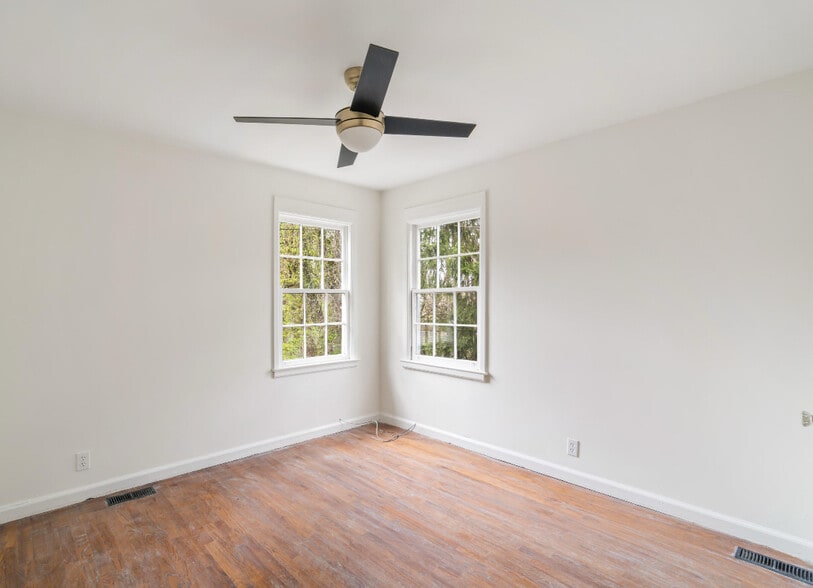 bedroom - 702 Ben Hur Ave