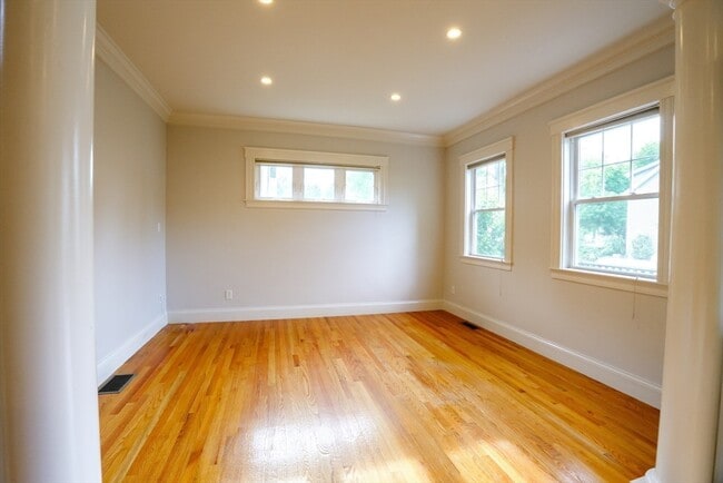 Building Photo - 3 A Allen St