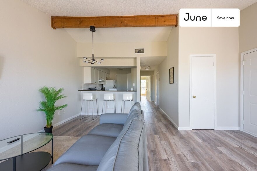 Building Photo - 5303 Indio Dr