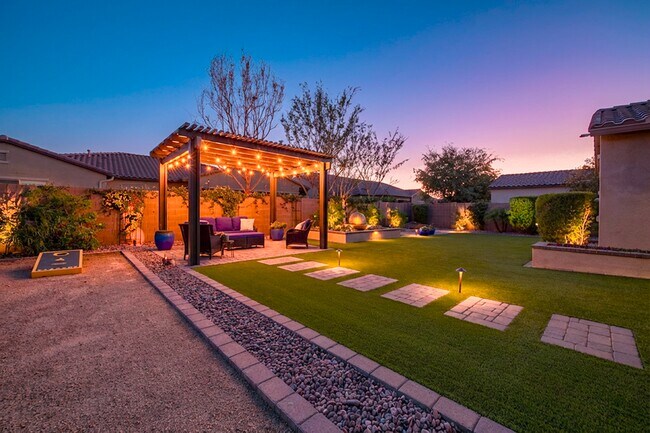 Building Photo - 10349 E Tumbleweed Ave