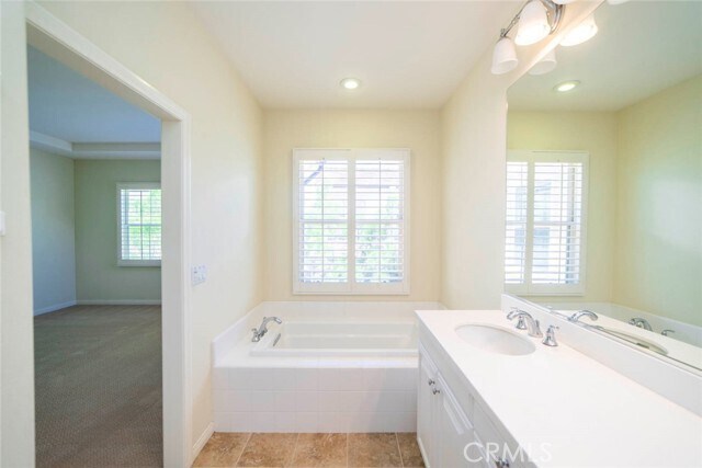 Building Photo - 33 Bromeliad
