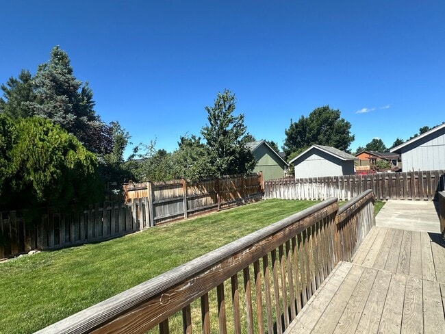 Building Photo - 3025 SW Reindeer Ave