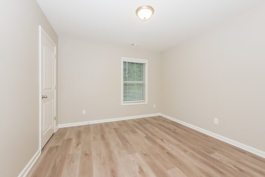 Building Photo - 5158 Amberland Square