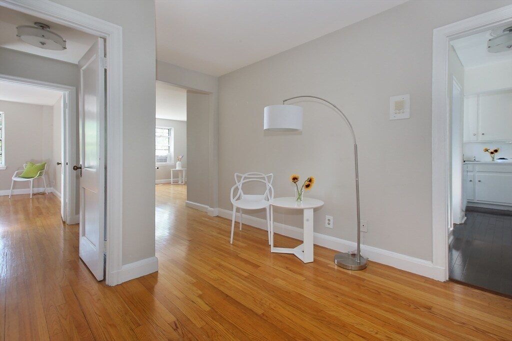 Building Photo - 9 Kilsyth Ter