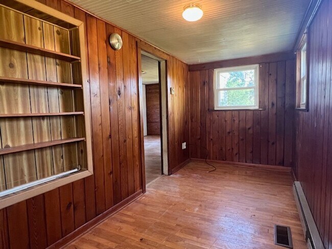 Building Photo - 818 Ridge Rd