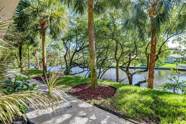 Building Photo - 164 SE 4th Terrace