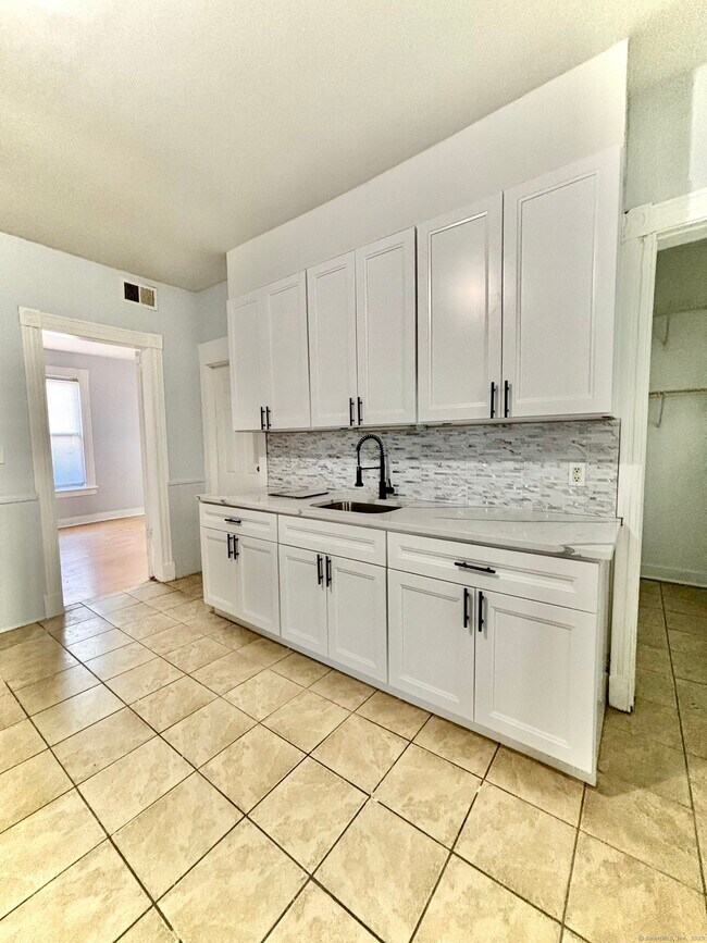 Building Photo - 57 Houston St