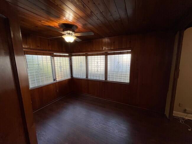 Building Photo - 203 W Genesee St