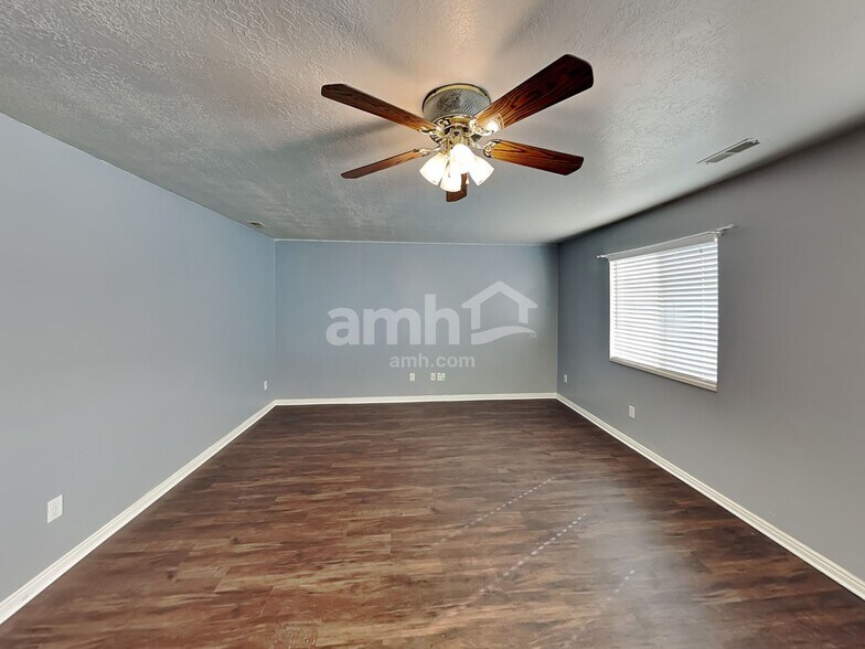Building Photo - 111 W 1275 N