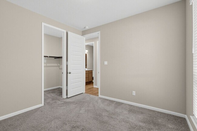 Building Photo - 5123 Morrison Dr