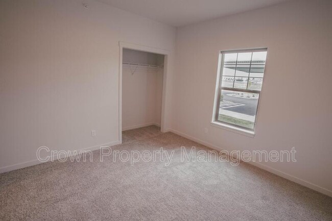 Building Photo - 202 Sawyer Ln