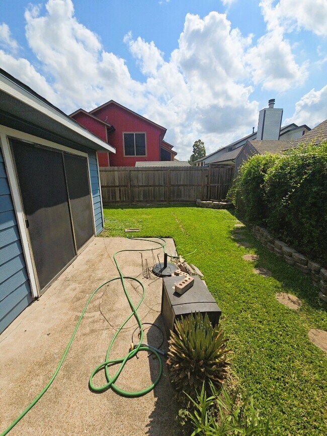 Building Photo - 8718 Roaring Point Dr