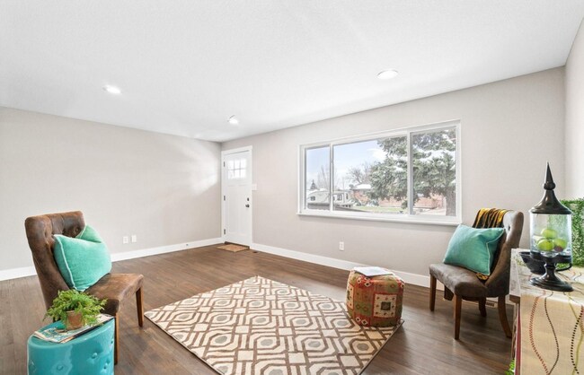 Building Photo - 89 W 81st Pl
