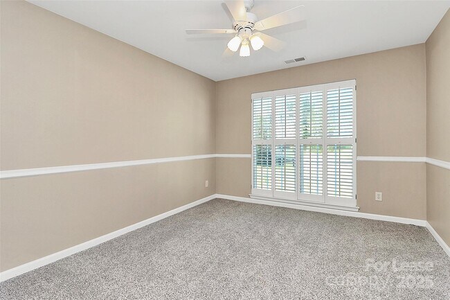 Building Photo - 203 Alnwick Ln