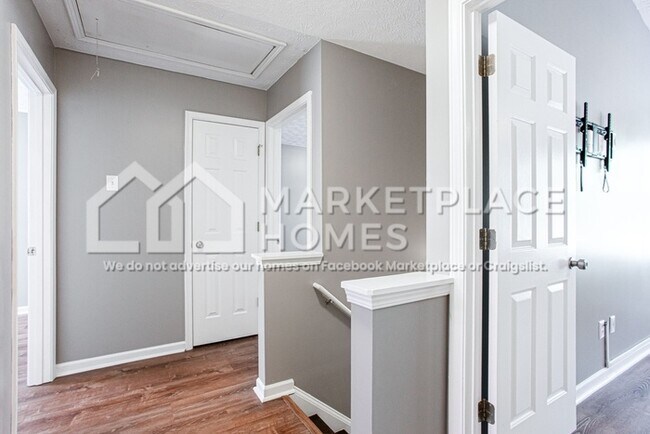 Building Photo - 602 Spanish Oak Dr