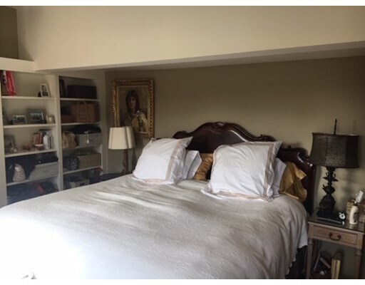 Building Photo - 92 Mount Vernon St