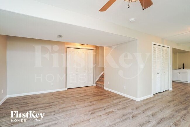 Building Photo - 5367 Ferrari Dr