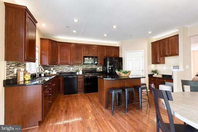 Building Photo - 1503 Martock Ln