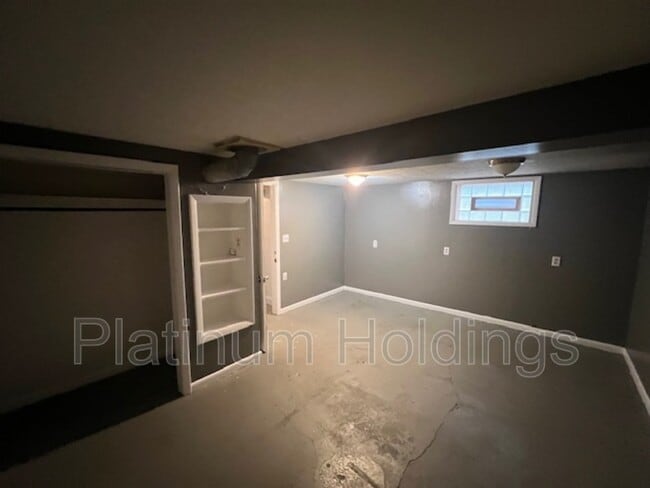 Building Photo - 4898 E 95th St