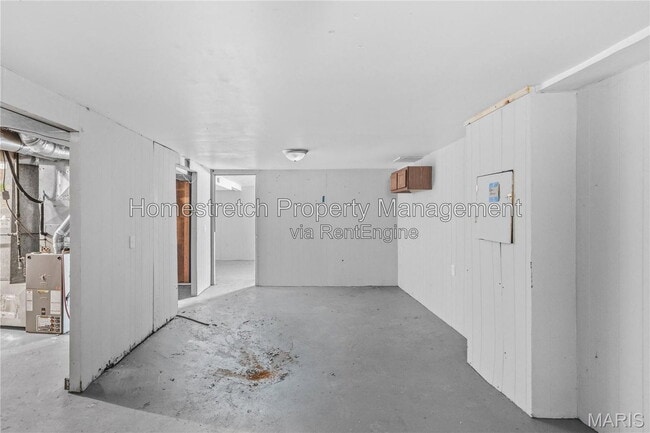 Building Photo - 7471 Sharon Dr