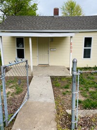 Building Photo - Cute Newly Renovated 1BR/1BA Home in Webb ...