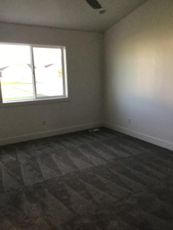 Building Photo - 209 Huntington St