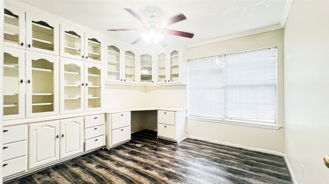 Building Photo - 1114 Knoll Crest Ct