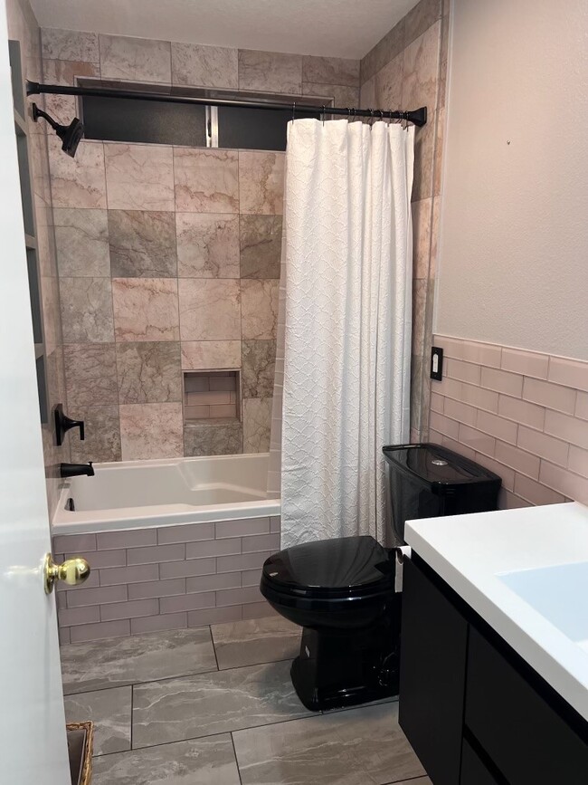 Building Photo - 2806 Dove Tree Dr