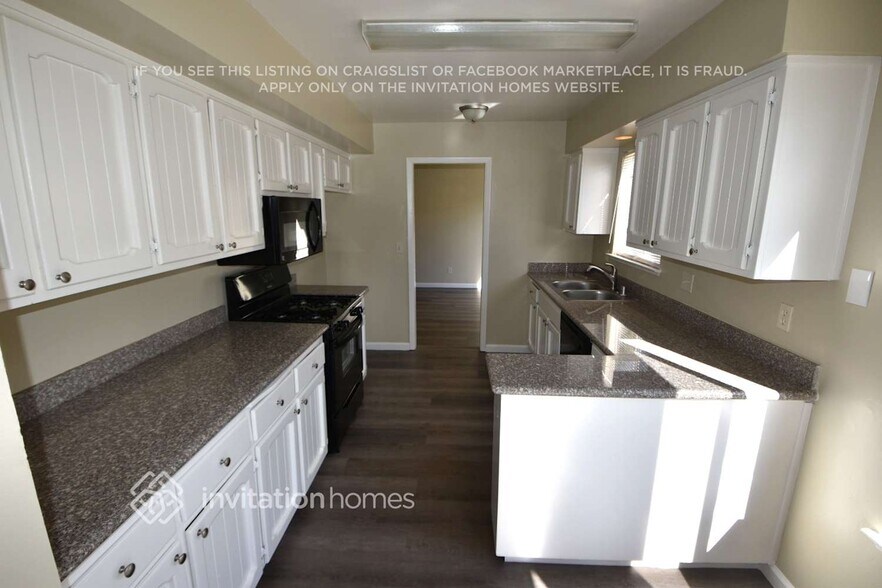 Building Photo - 1706 Barton Dr